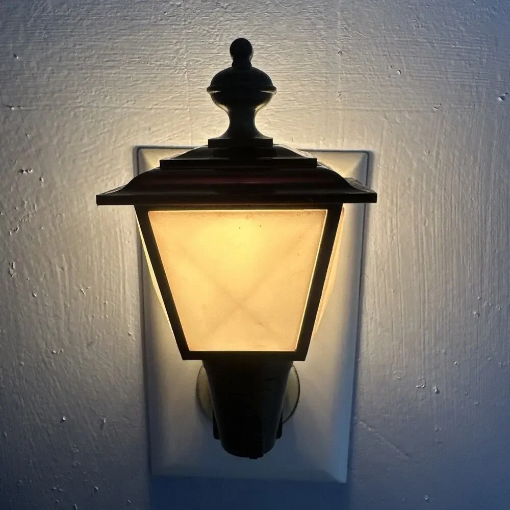 Vintage Lamp Post Style Nightlight MCM